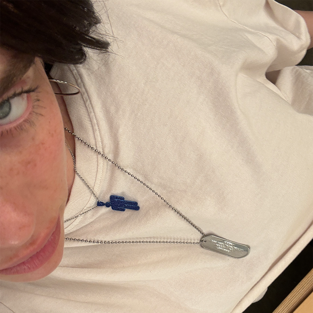 Billie Eilish ネックレス HIT ME HARD AND SOFT Blue Blohsh Necklace - Billie Eilish