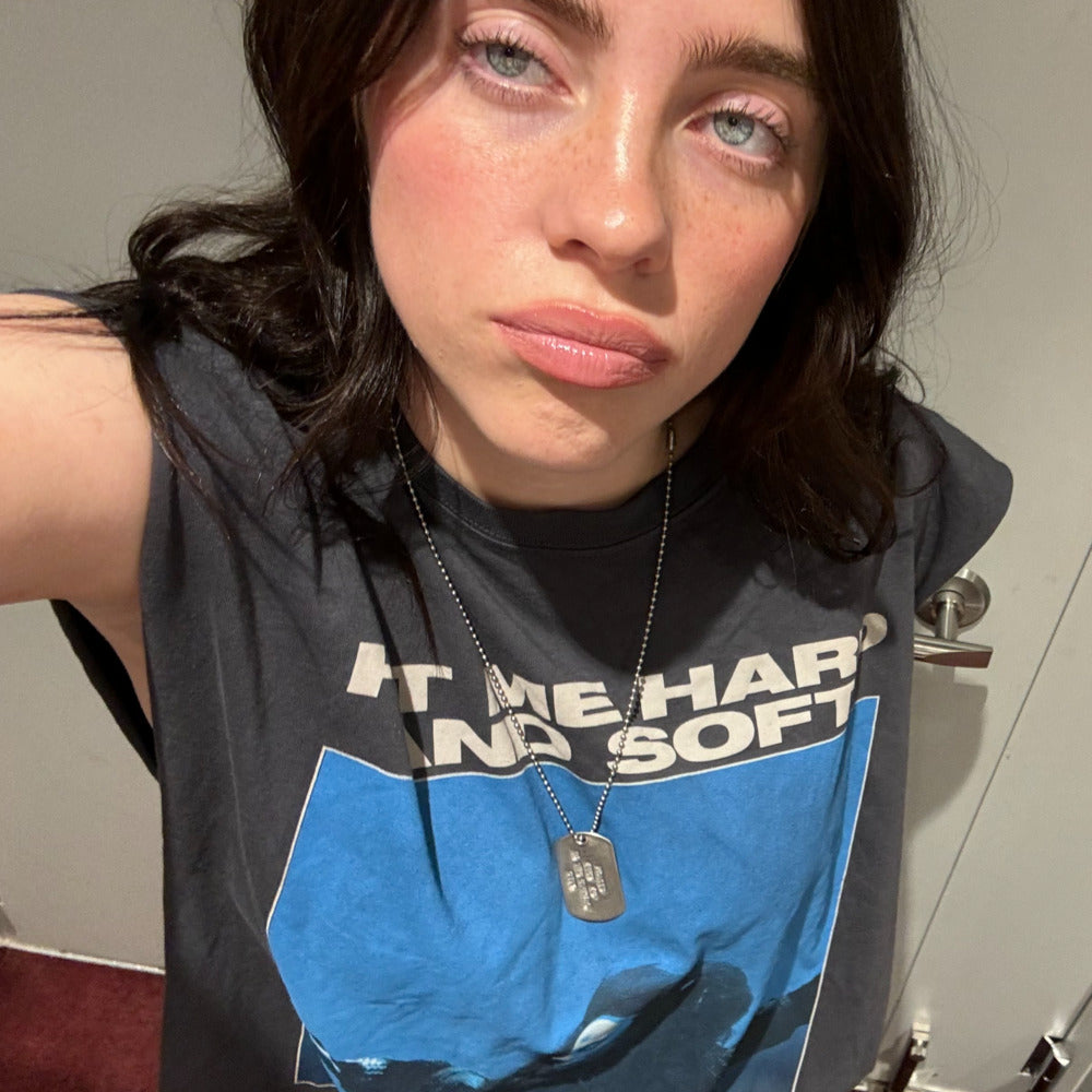 Tracklist Cutoff Muscle T-Shirt On Billie 1