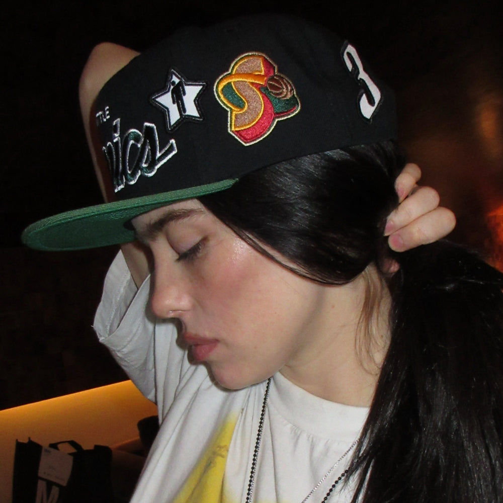 【新品】Billie Eilish キャップ ビリーアイリッシュ Billie Eilish ビリーアイリッシュ cap - メルカリ